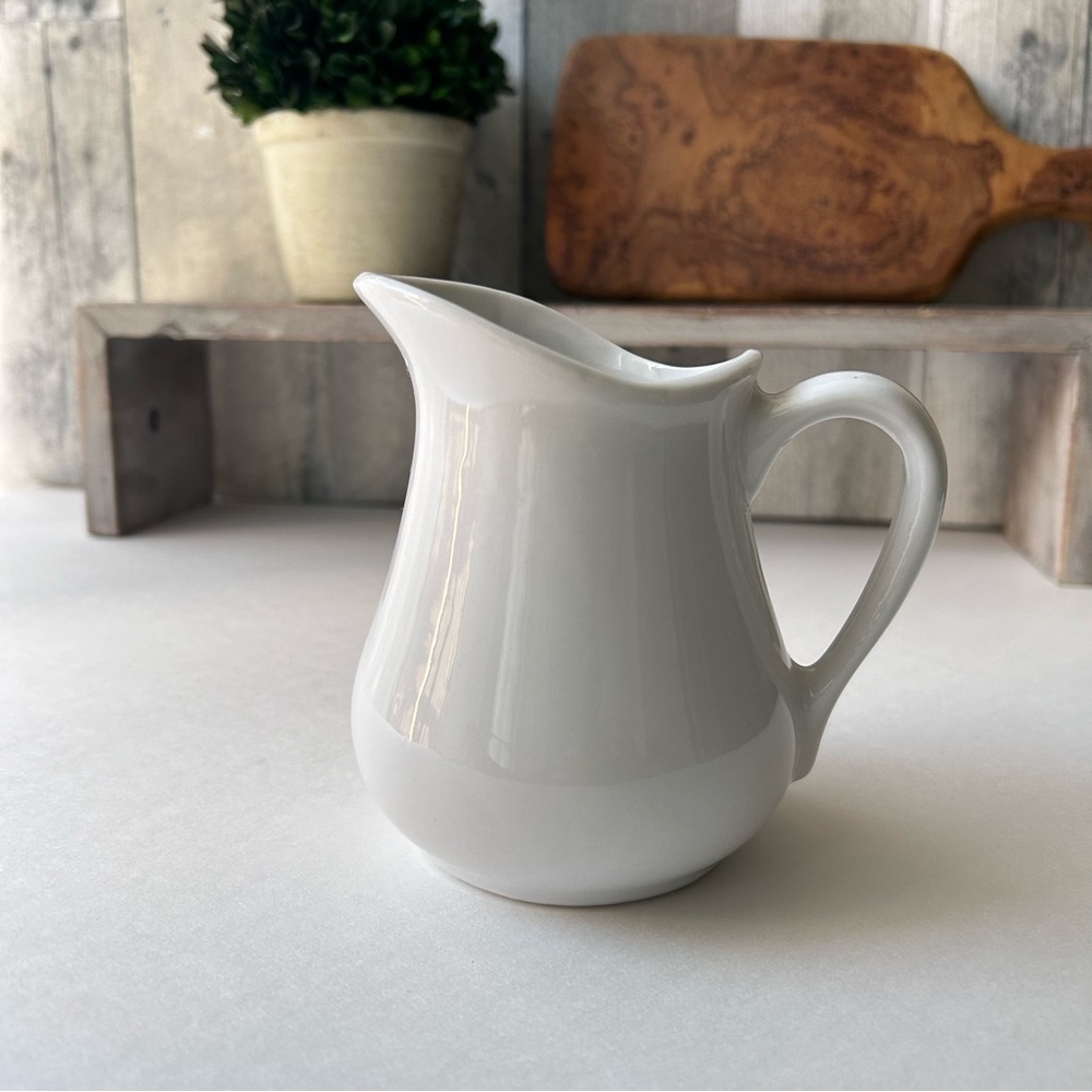 🌴Elegant Vintage White Pitcher |Porcelana Veracruz - Made in Brazil